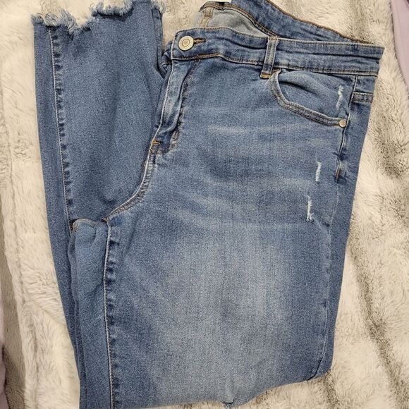 Eloquii distressed skinny jeans, 16G - Picture 5 of 13